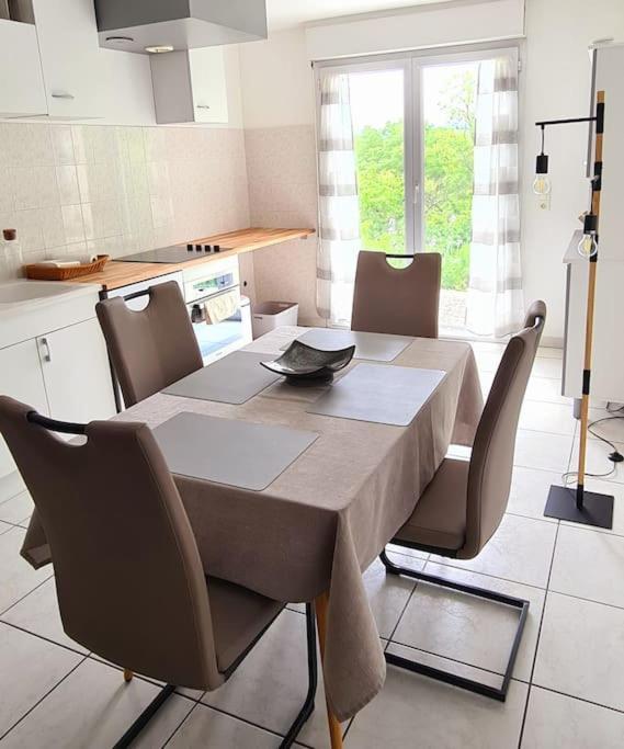 Clonas-sur-Vareze Gite De 70M² Avec Vue Sur Le Massif Du Pilat מראה חיצוני תמונה