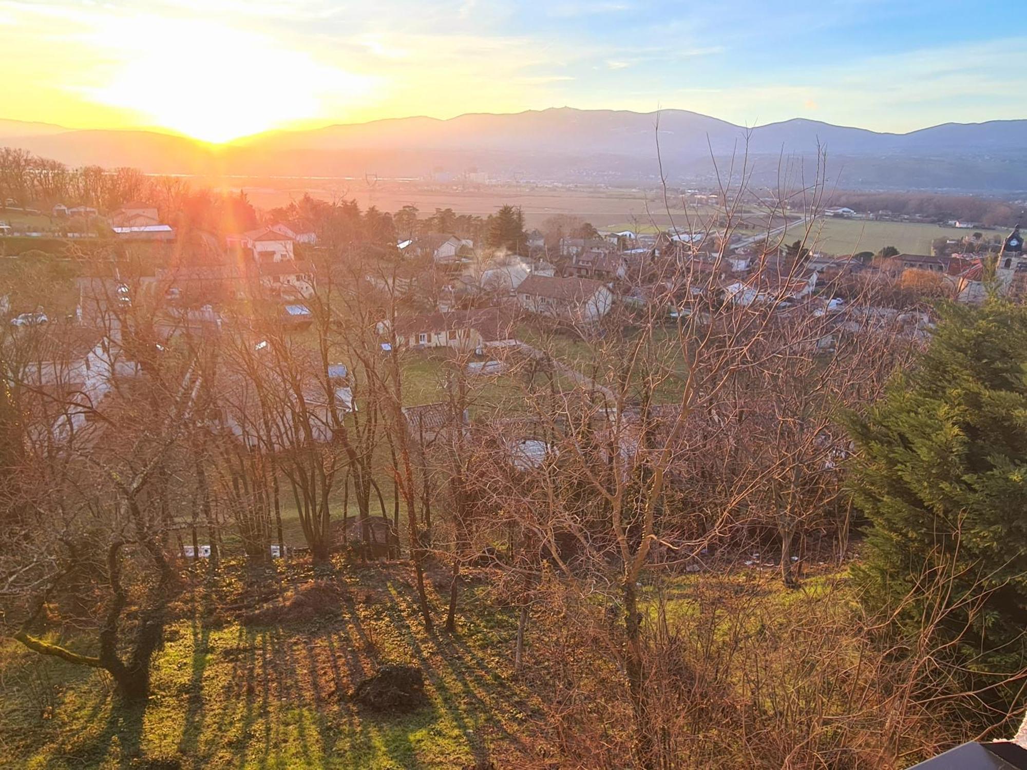 Clonas-sur-Vareze Gite De 70M² Avec Vue Sur Le Massif Du Pilat מראה חיצוני תמונה