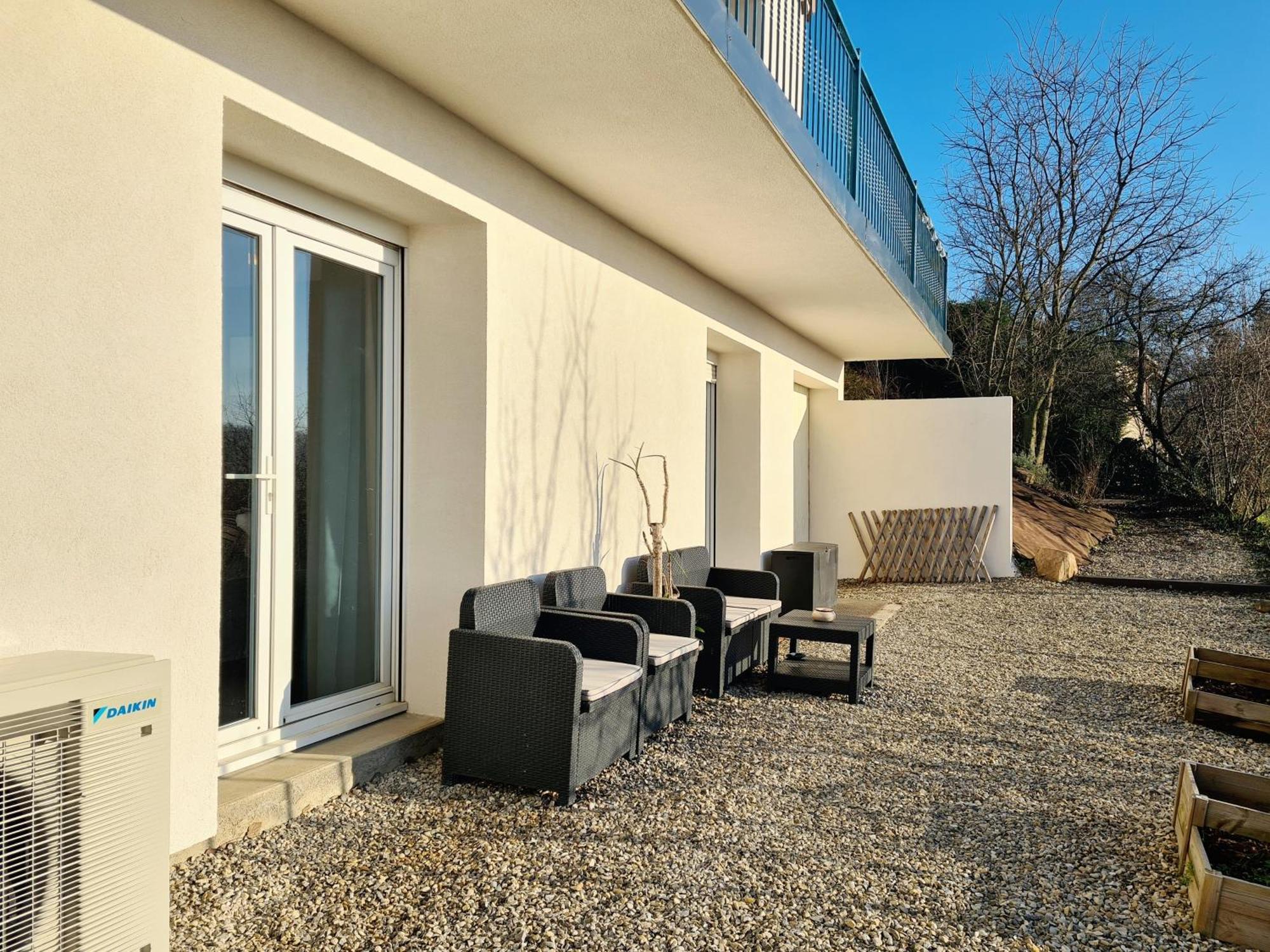 Clonas-sur-Vareze Gite De 70M² Avec Vue Sur Le Massif Du Pilat מראה חיצוני תמונה